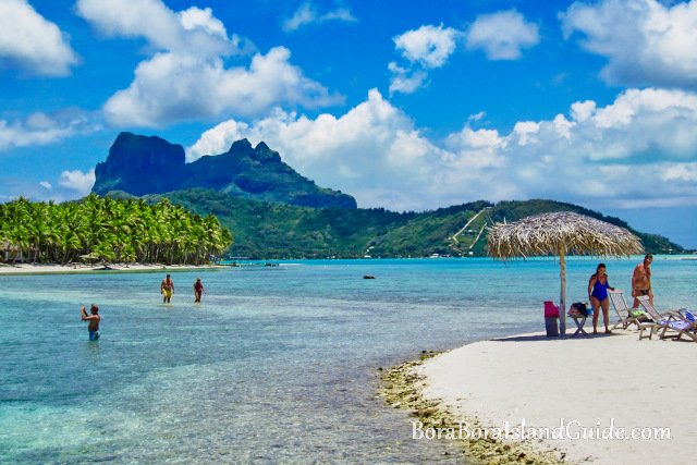 Private motu Bora Bora